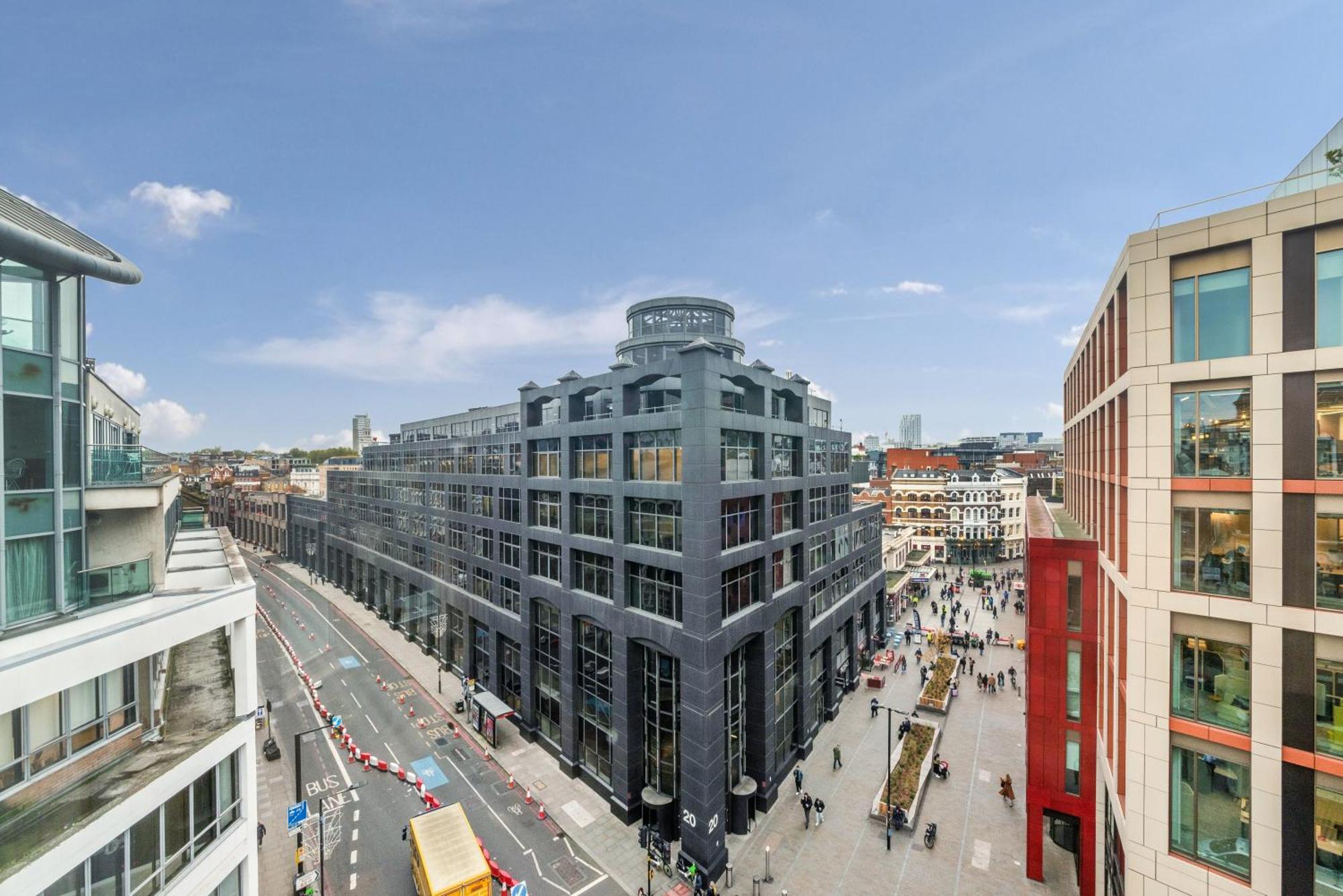 Farringdon Penthouse Spacious 3 Bedroom 2 Bath