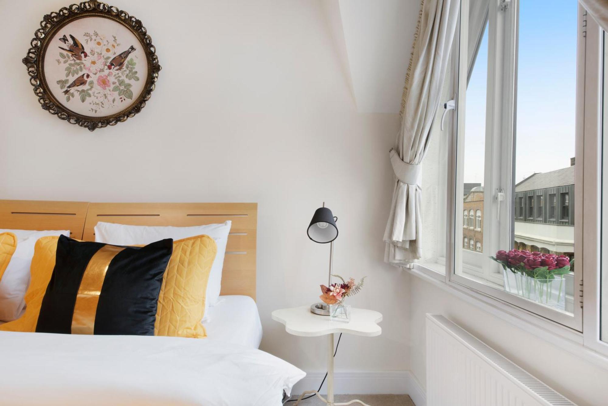 Farringdon Penthouse Spacious 3 Bedroom 2 Bath