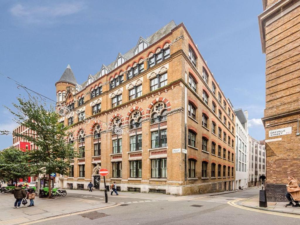 Farringdon Penthouse Spacious 3 Bedroom 2 Bath * London