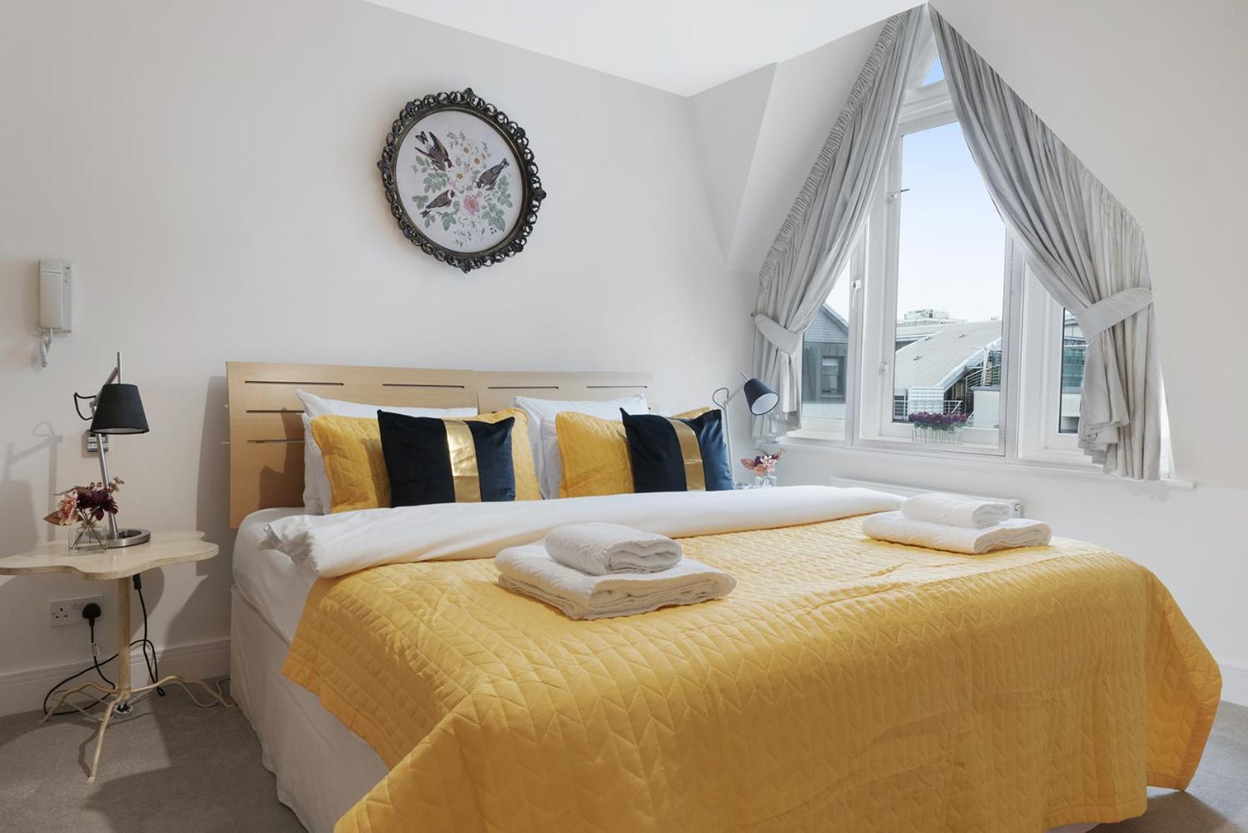 Farringdon Penthouse Spacious 3 Bedroom 2 Bath London