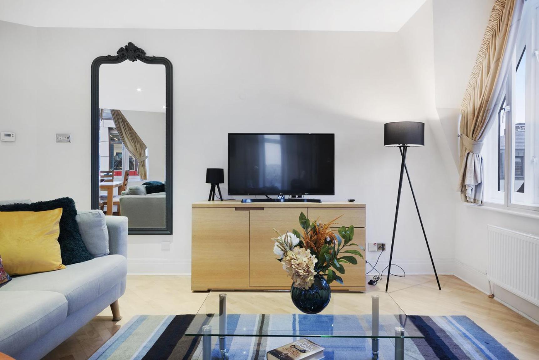 Farringdon Penthouse Spacious 3 Bedroom 2 Bath London