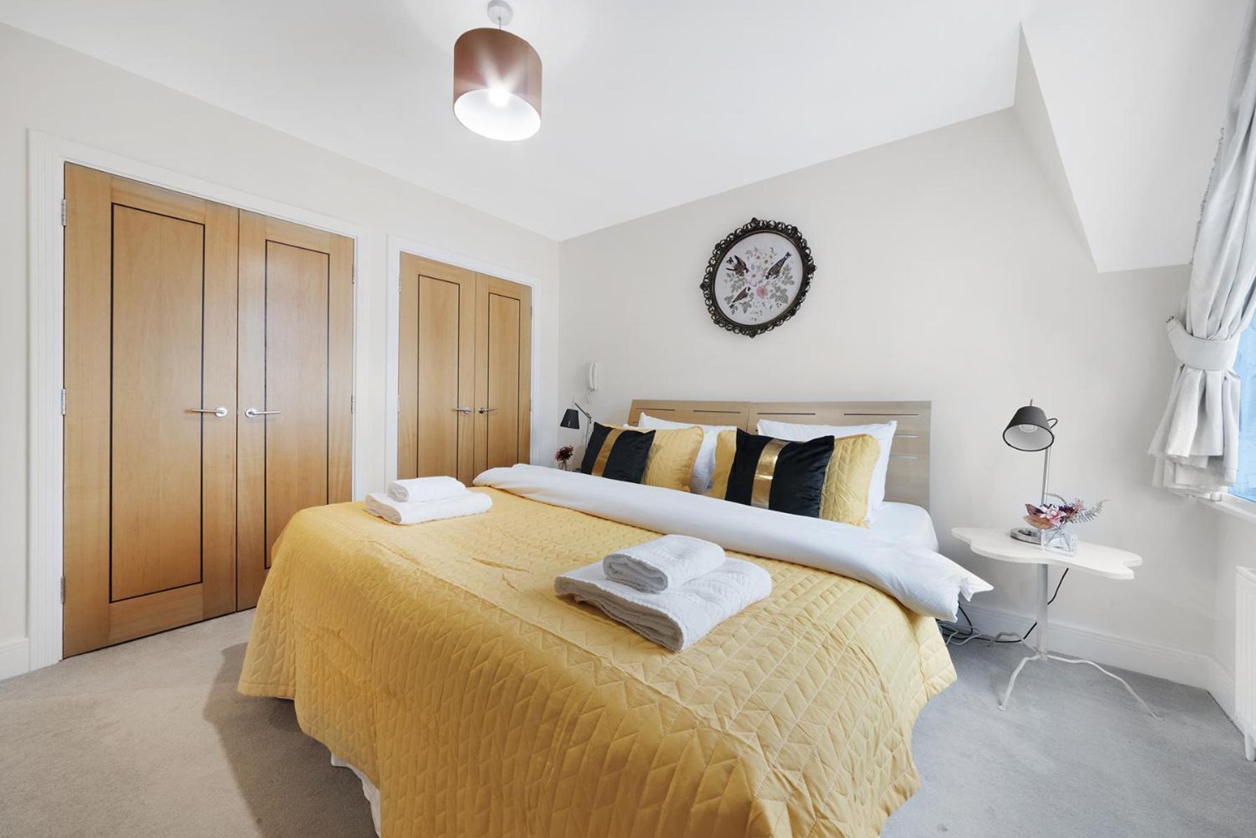 Farringdon Penthouse Spacious 3 Bedroom 2 Bath * London