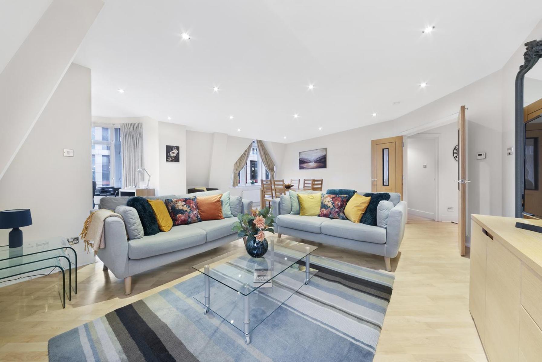 Farringdon Penthouse Spacious 3 Bedroom 2 Bath