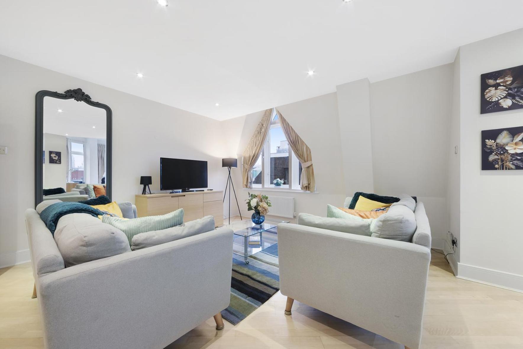 Farringdon Penthouse Spacious 3 Bedroom 2 Bath *